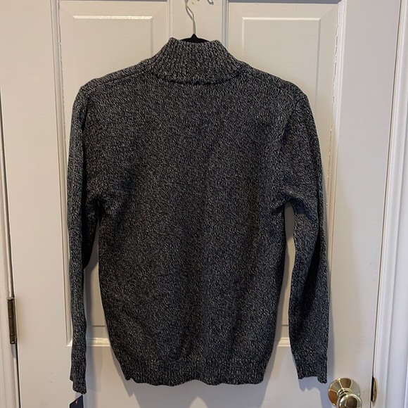 Boys Izod sweater. Brand new!!! Size Large - Picture 4 of 5